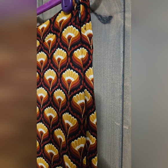 NASTY GAL Petite 70'S Print Woven Flare. Size 4 - Picture 7 of 11